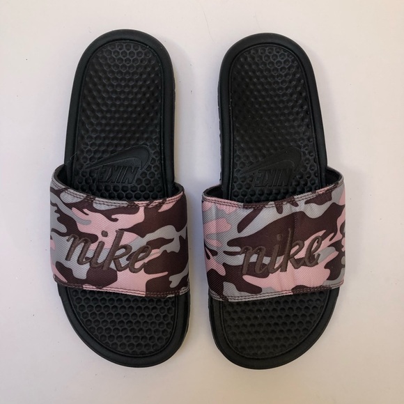 NWOT women’s Nike camo slides. Size 8 - Picture 1 of 7